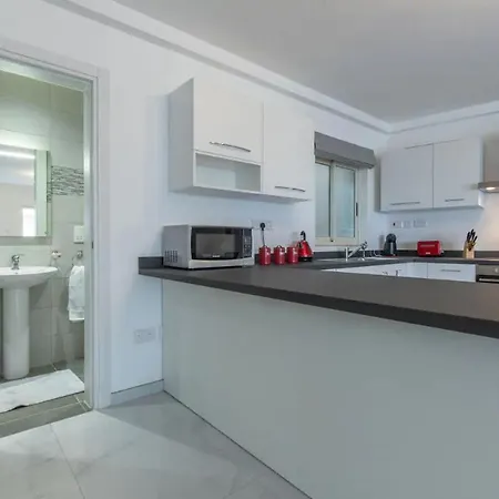 Homestay Bedrooms With Ensuite Bathrooms Sliema