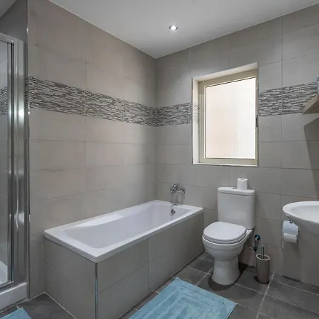 Bedrooms With Ensuite Bathrooms Sliema