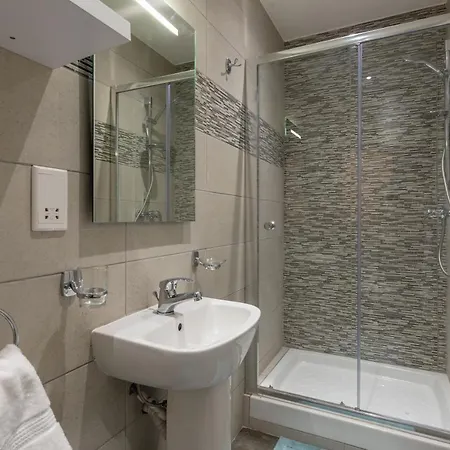 Homestay Bedrooms With Ensuite Bathrooms Sliema