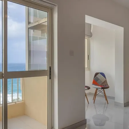 Homestay Bedrooms With Ensuite Bathrooms