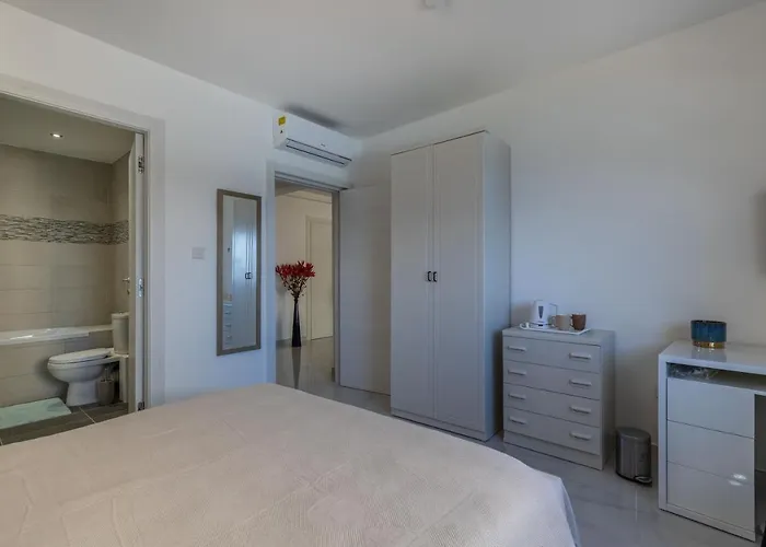 Bedrooms With Ensuite Bathrooms Sliema