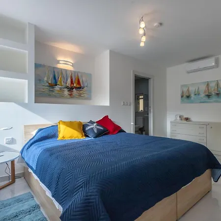 Bedrooms With Ensuite Bathrooms