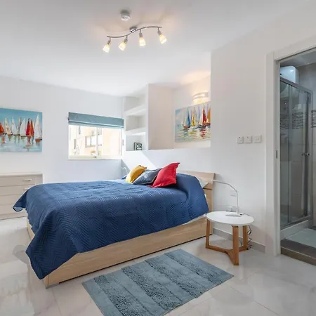 民宿 Bedrooms With Ensuite Bathrooms